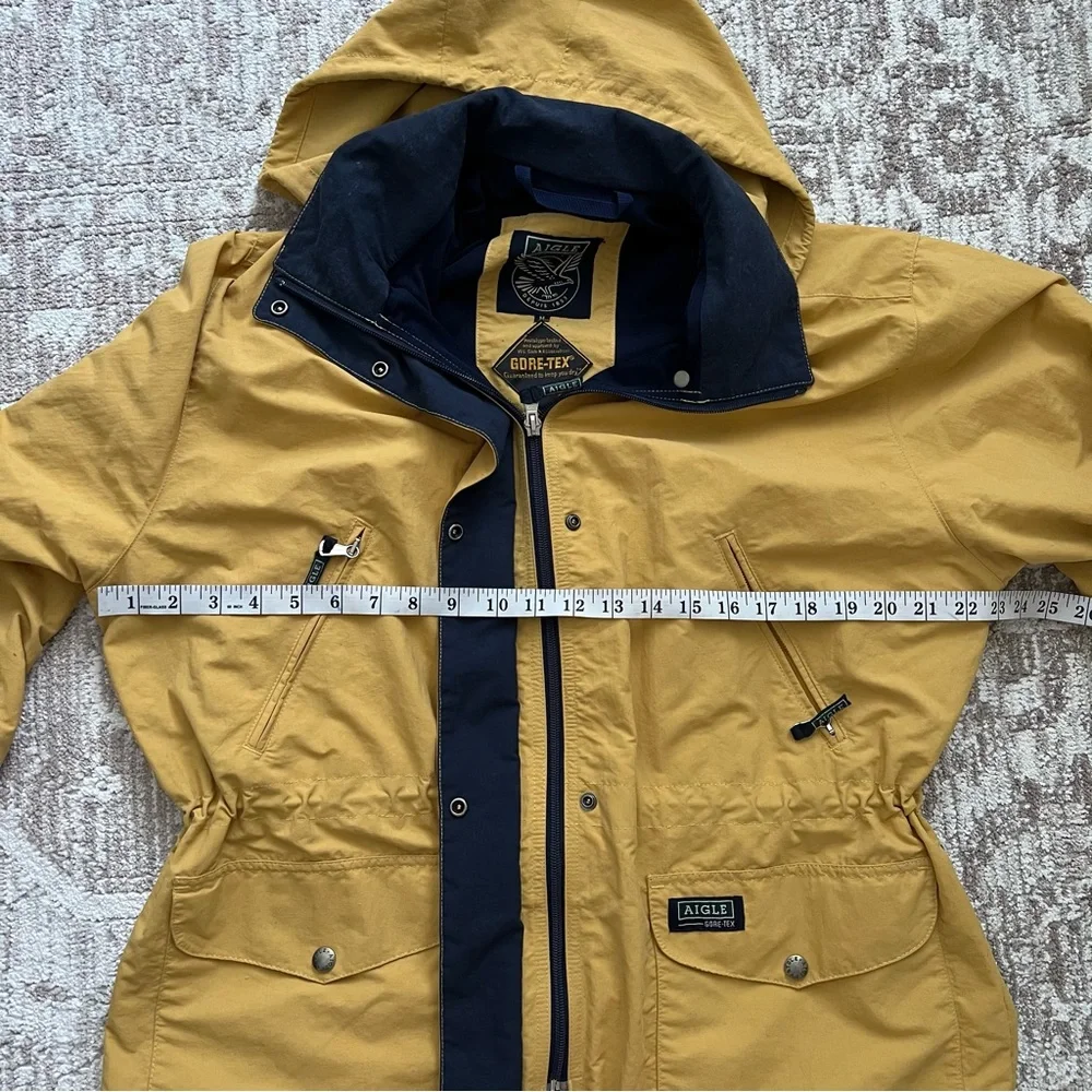 AIGLE Gore-Tex Jacket Mens size Medium Yellow  Outdoor Hiking Rain Coat Utility